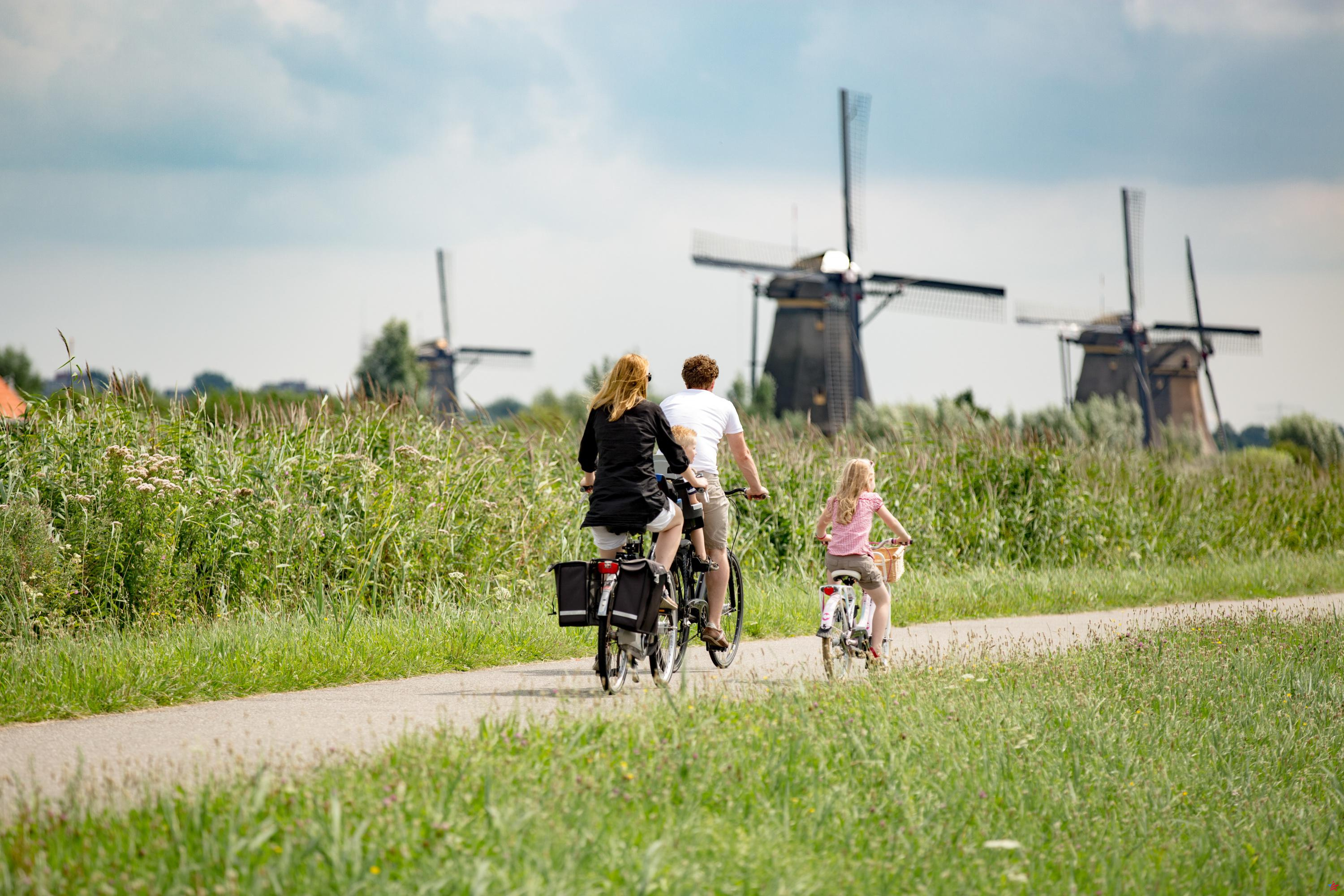 Países Bajos en bicicleta: 4 itinerarios familiares con paradas imperdibles