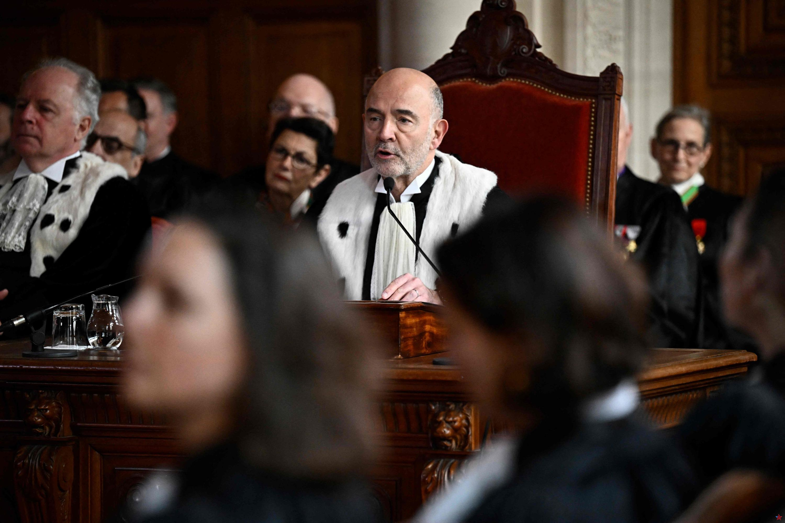 Tribunal de Cuentas, Consejo Constitucional... Pierre Moscovici, alarmado por los “ataques” contra los pilares de la democracia