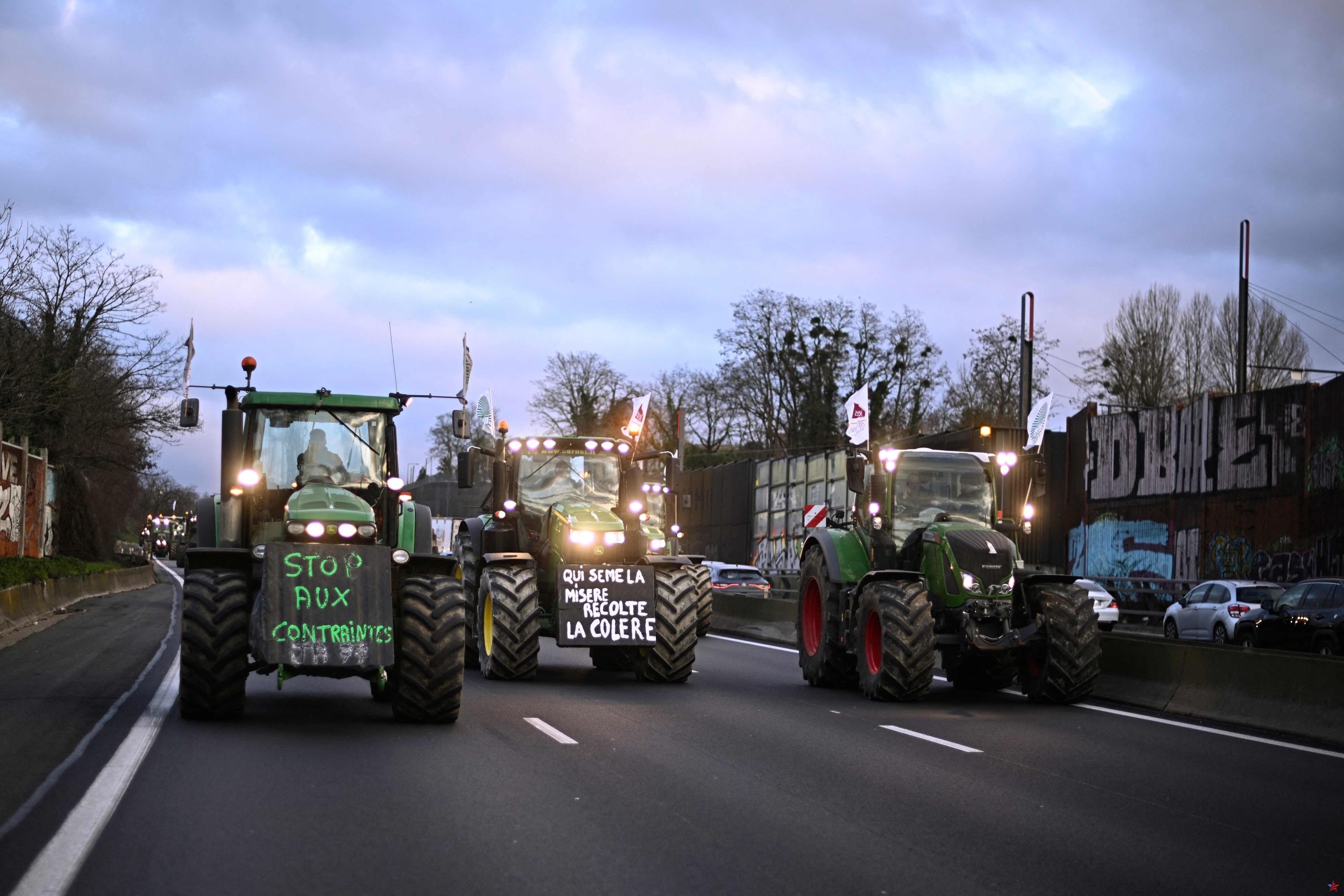 Ira de los agricultores: ¿dónde están situados los puntos de bloqueo del tráfico en Francia este miércoles?