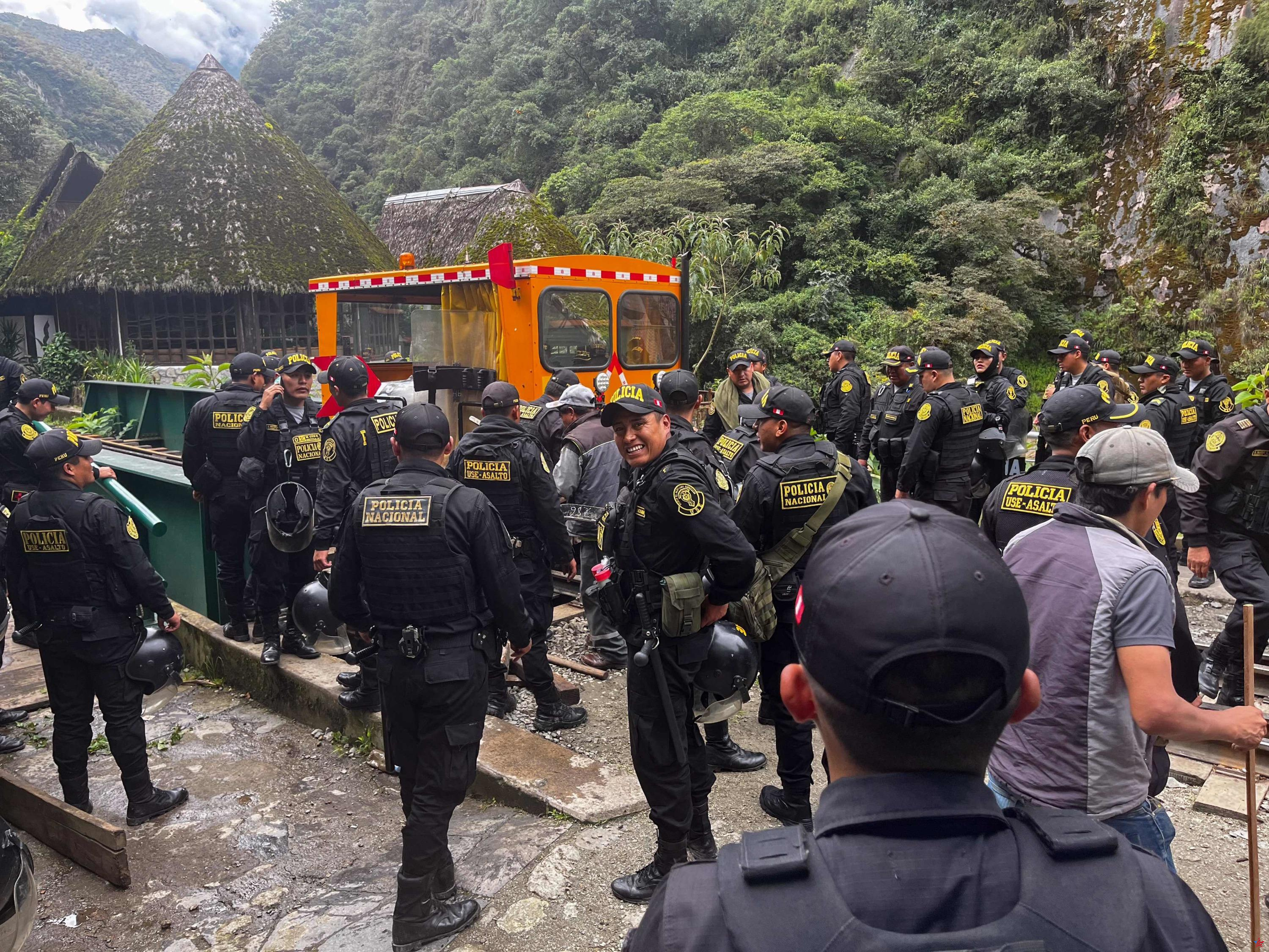 Perú: casi 700 turistas evacuados de Machu Picchu en medio de huelga
