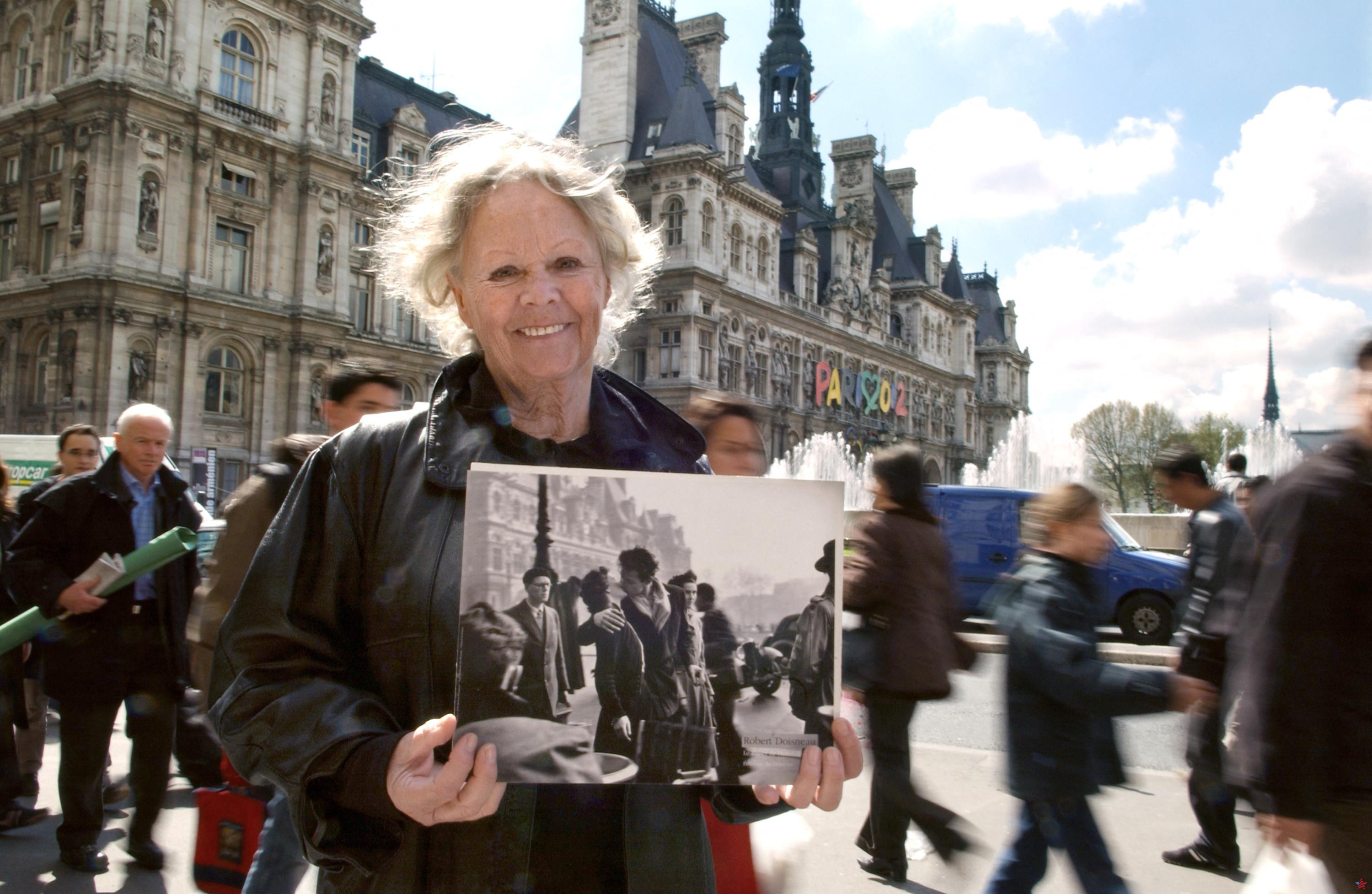 Muere Françoise Bornet, la amante del famoso beso del Ayuntamiento, a los 93 años