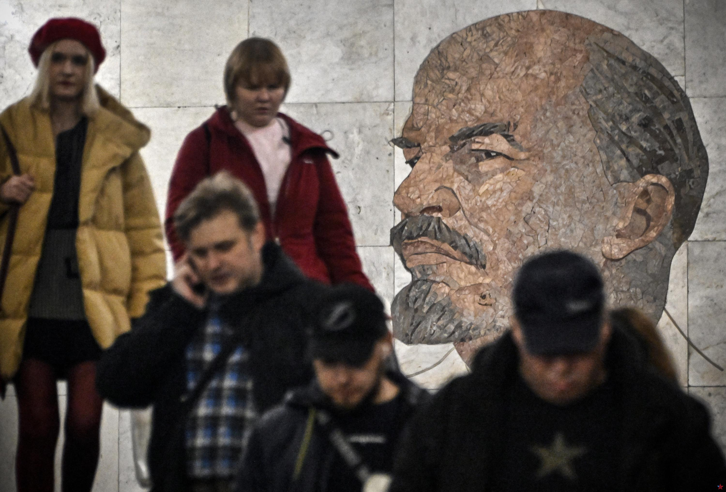 “Un siglo después de la muerte de Lenin, el precio del comunismo todavía pesa en la conciencia del mundo”