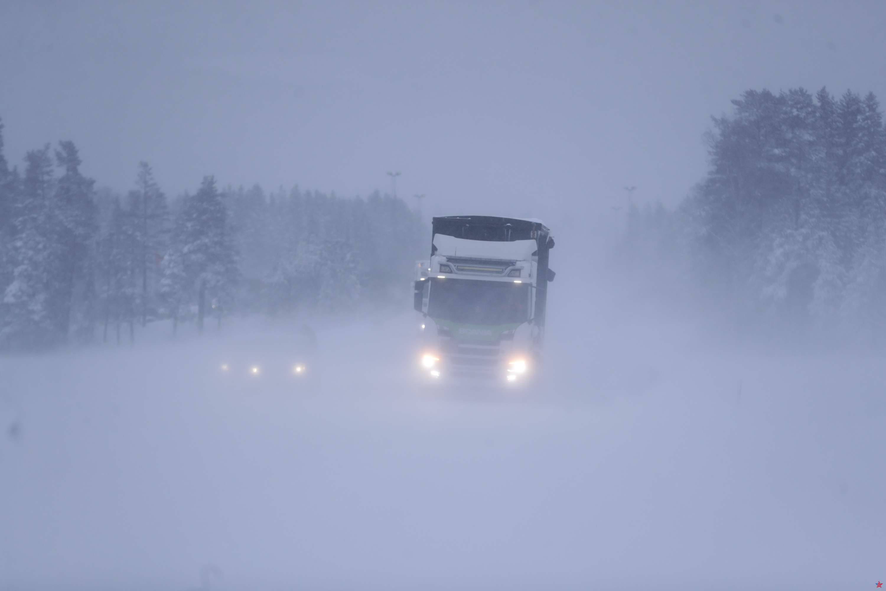 Col du Lautaret: un autobús bloqueado por la nieve, la carretera cerrada hasta el domingo