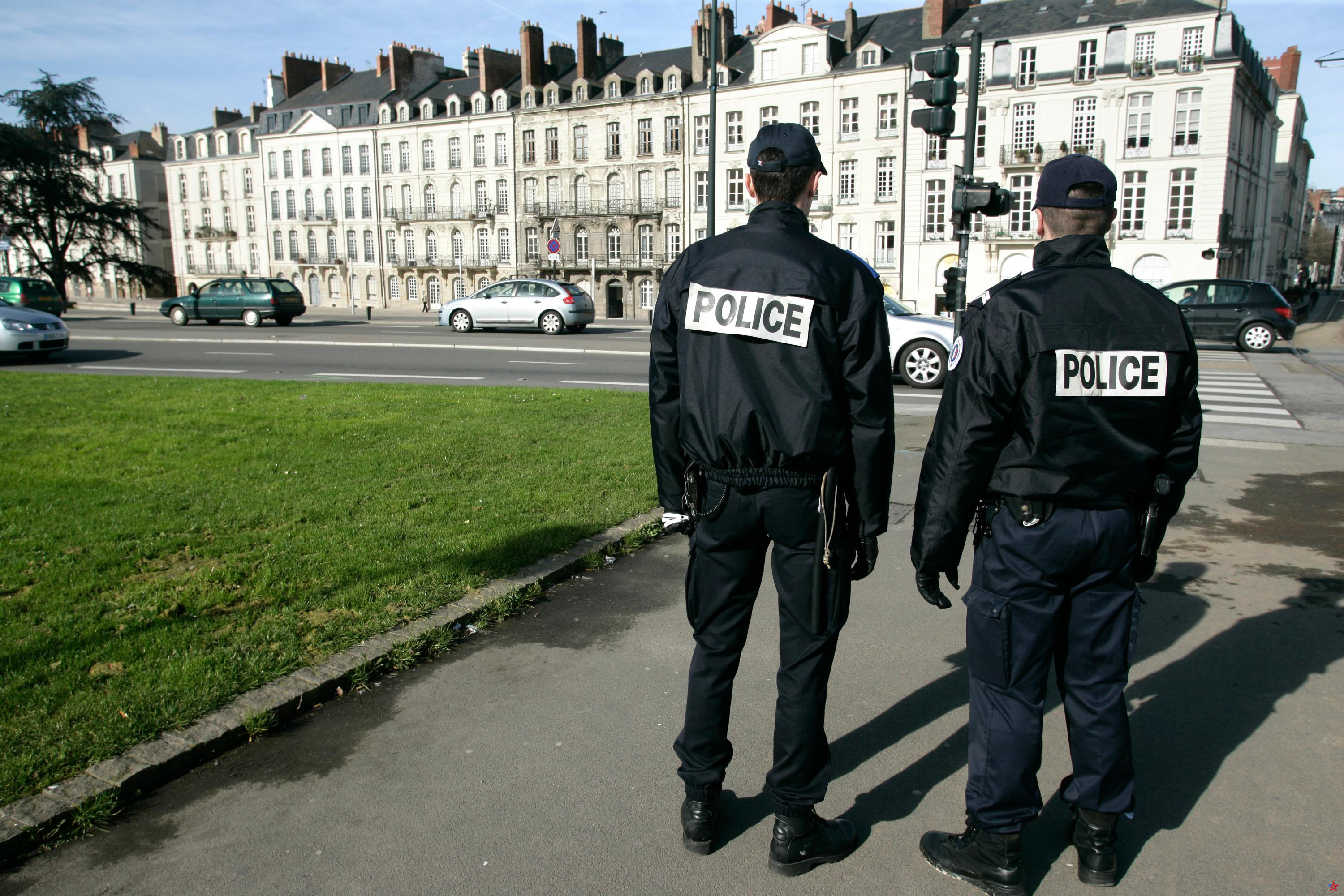 Once años después del asesinato de una prostituta en Estrasburgo, un polidromano sin hogar detenido en París