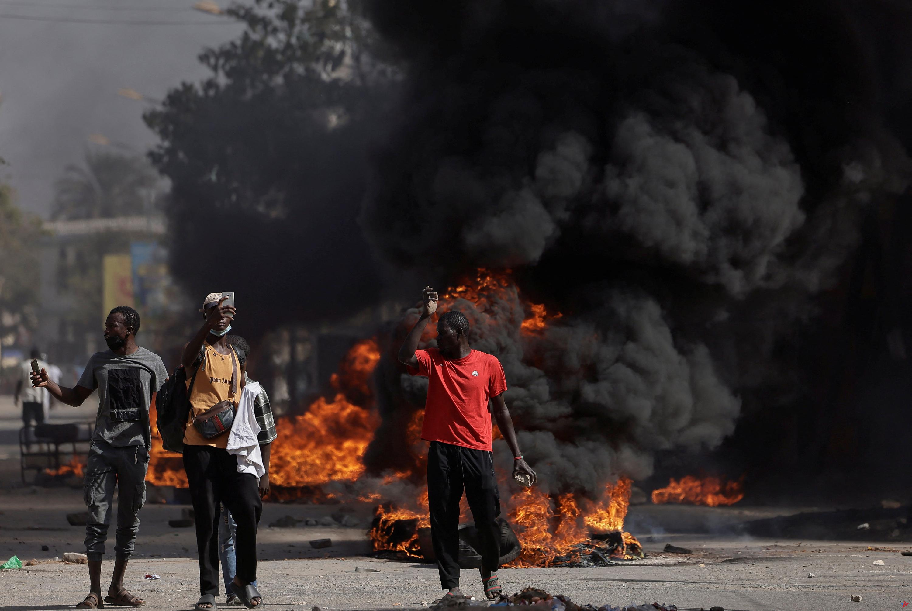 Crisis en Senegal: dos expresidentes piden el fin de la violencia