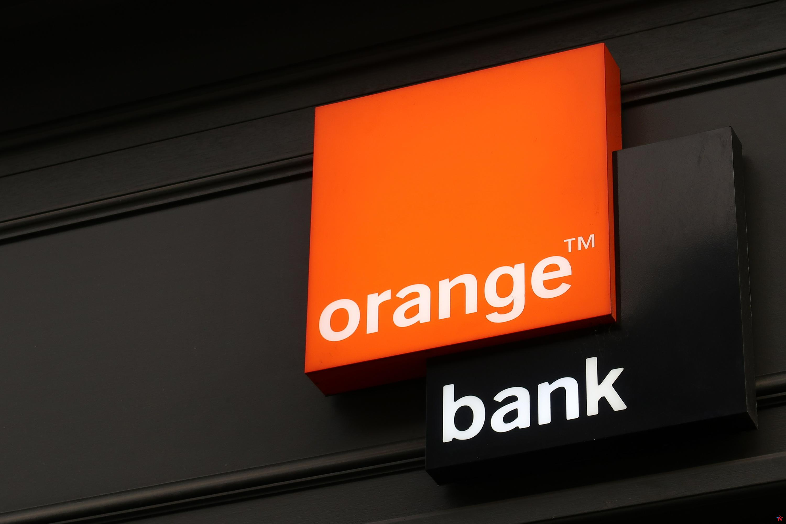 ¿Cómo se realizará la transferencia de clientes de Orange Bank a Hello Bank?