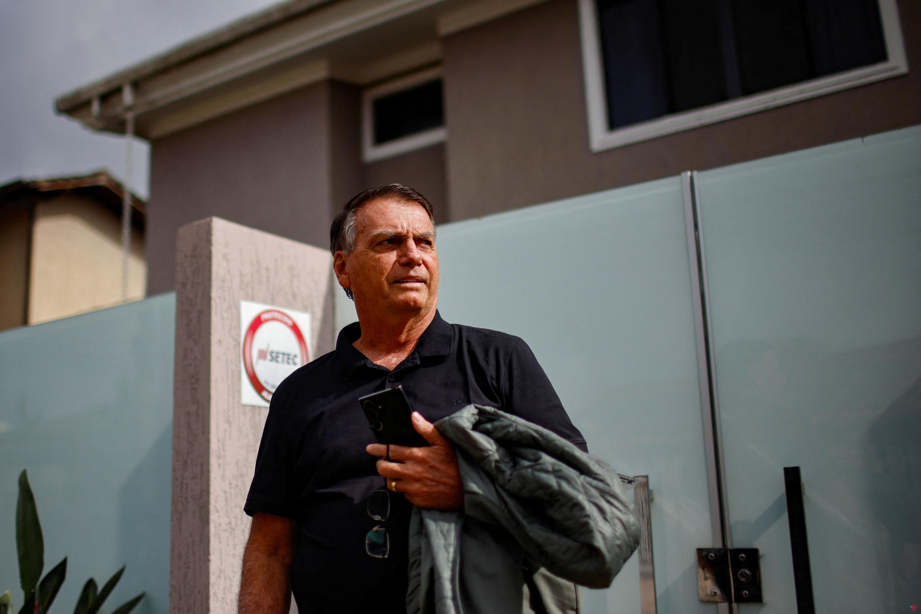 Auditado por la policía por “intento de golpe de Estado”, Bolsonaro guarda silencio según su abogado