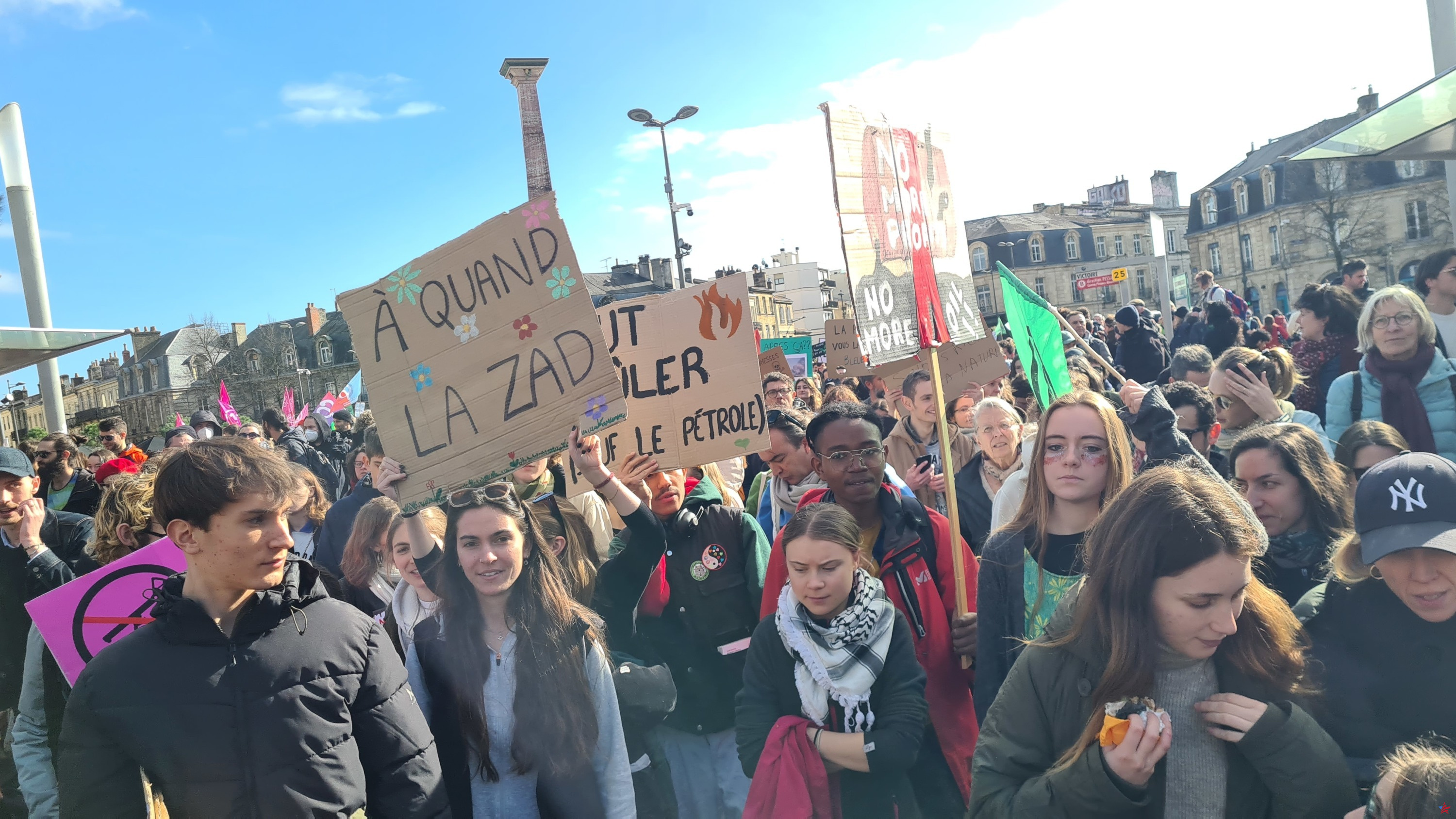 En Burdeos, Greta Thunberg se une a los opositores al proyecto de extracción de petróleo en Gironda