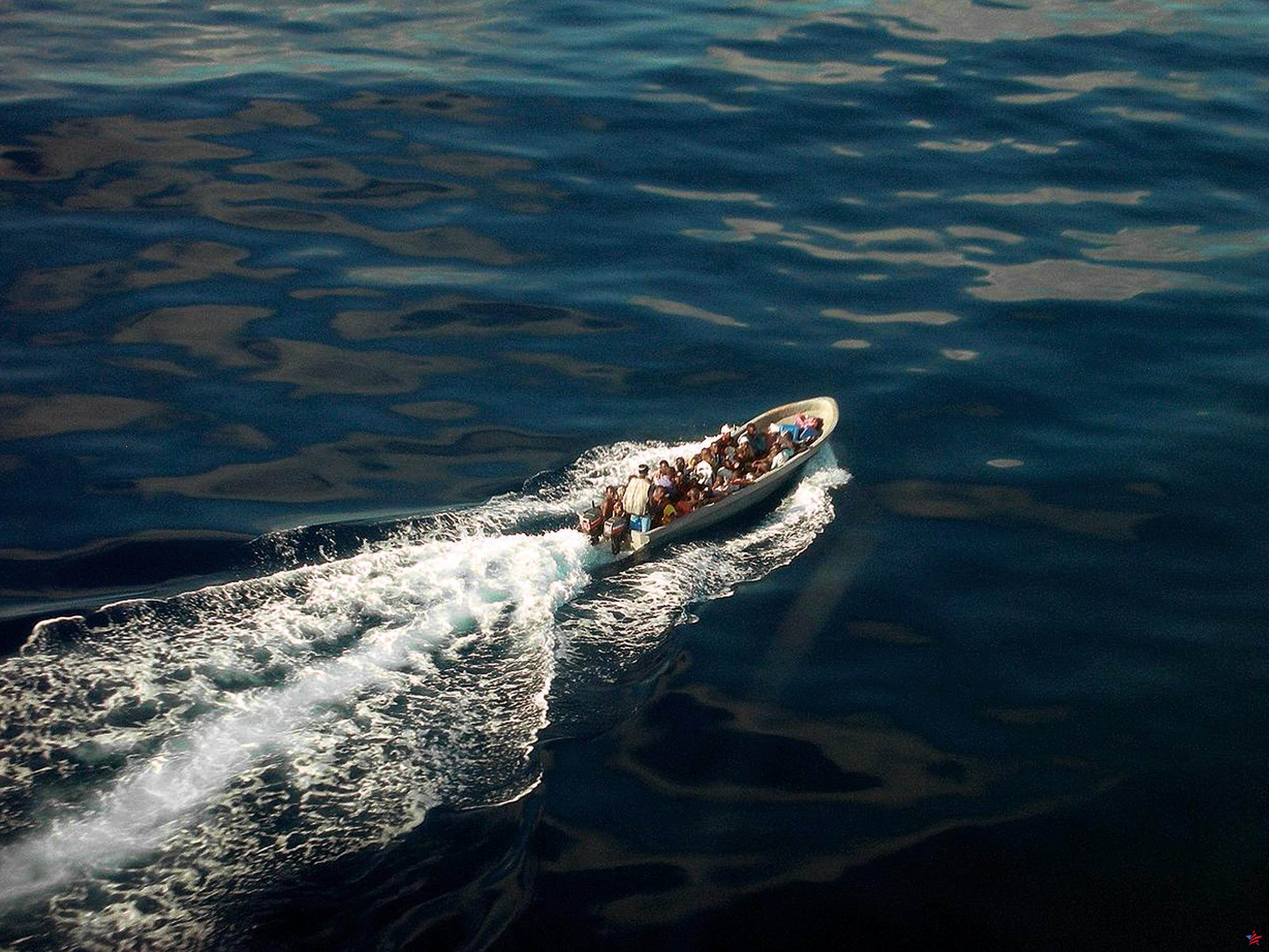 Mayotte: ¿qué es el “telón de acero” marítimo anunciado para frenar la inmigración ilegal?