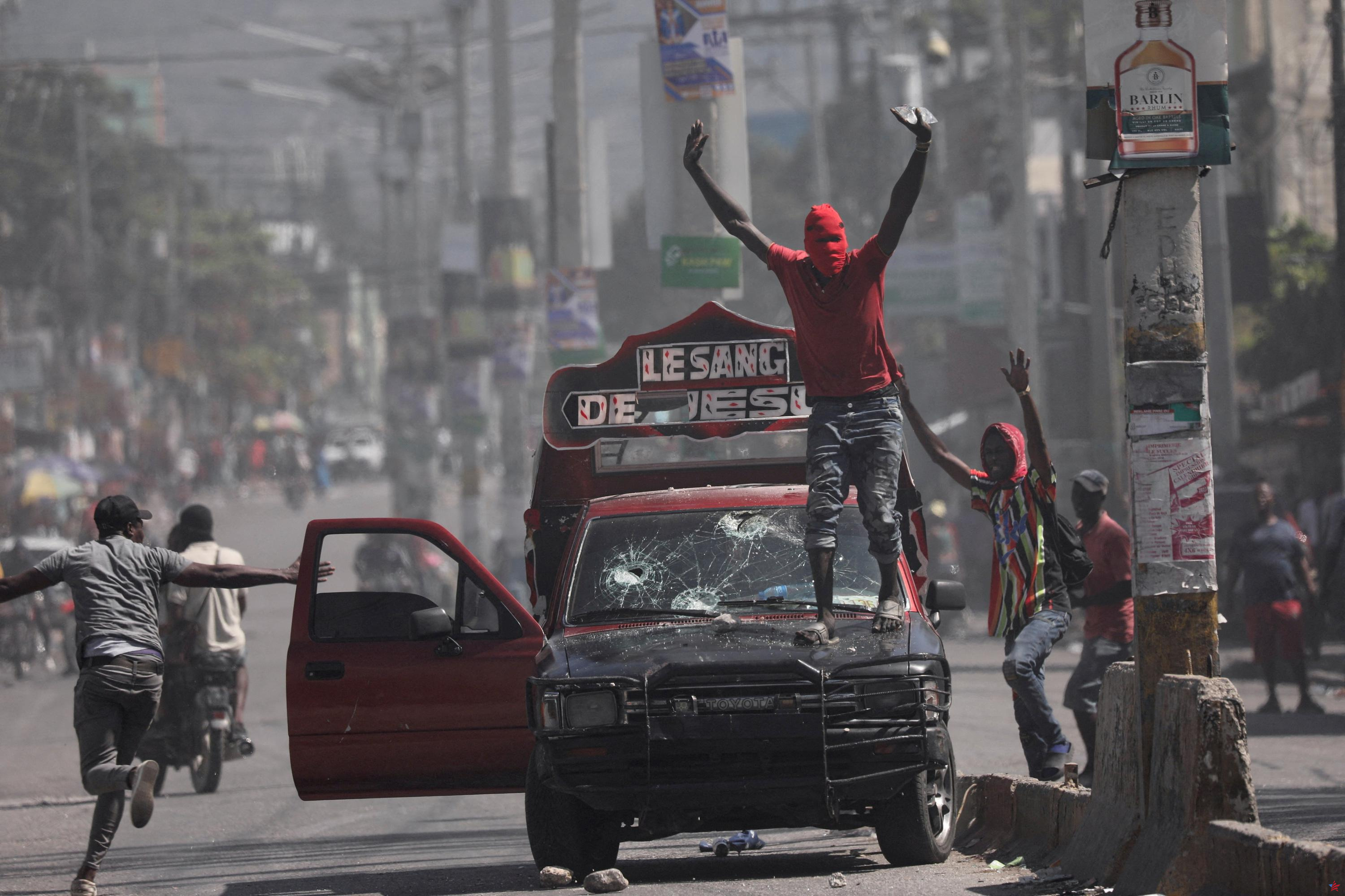 Haití: Prisión de Puerto Príncipe asaltada por pandillas, reclusos escapan