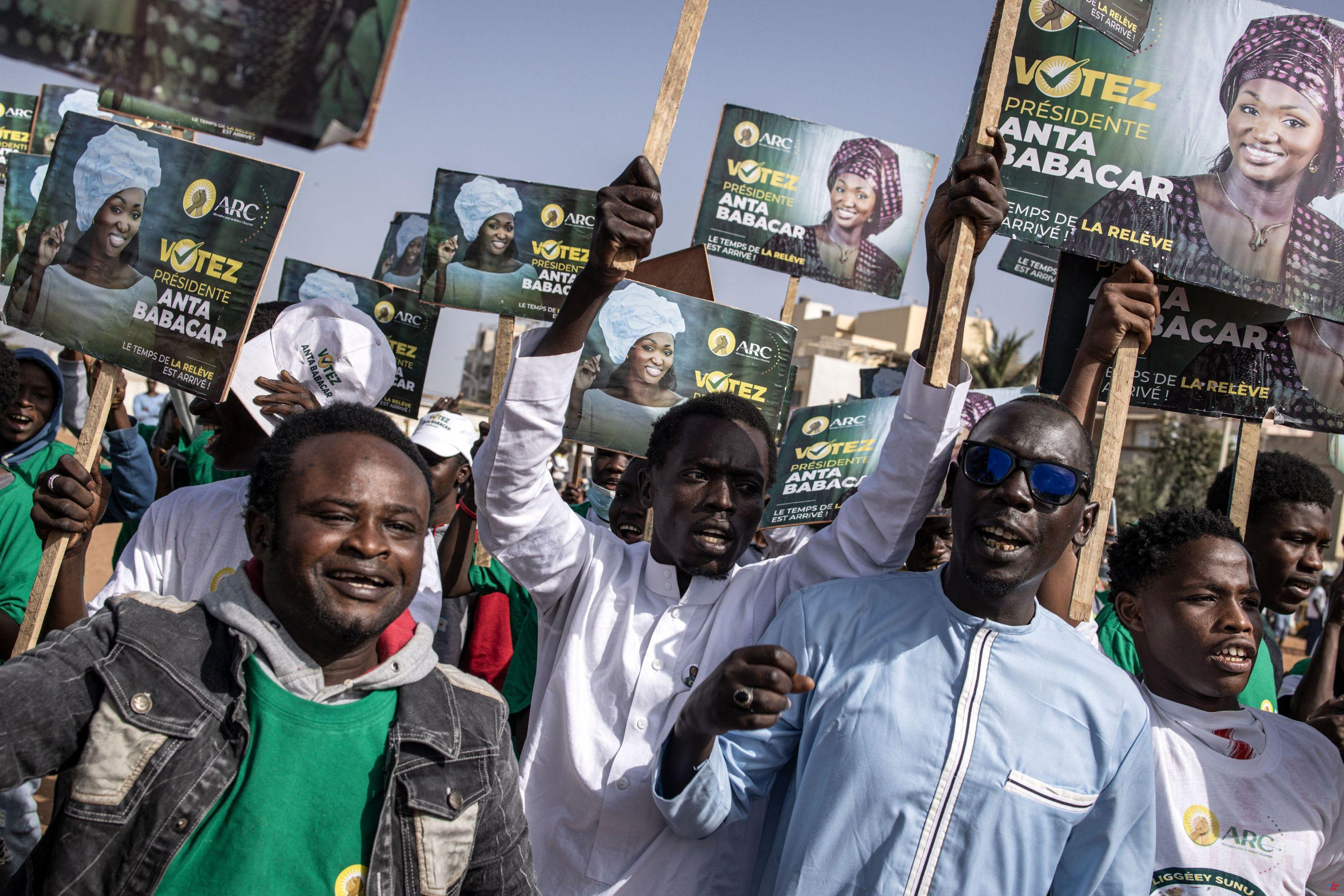 Senegal: en Dakar, cientos de manifestantes exigen elecciones presidenciales antes del 2 de abril
