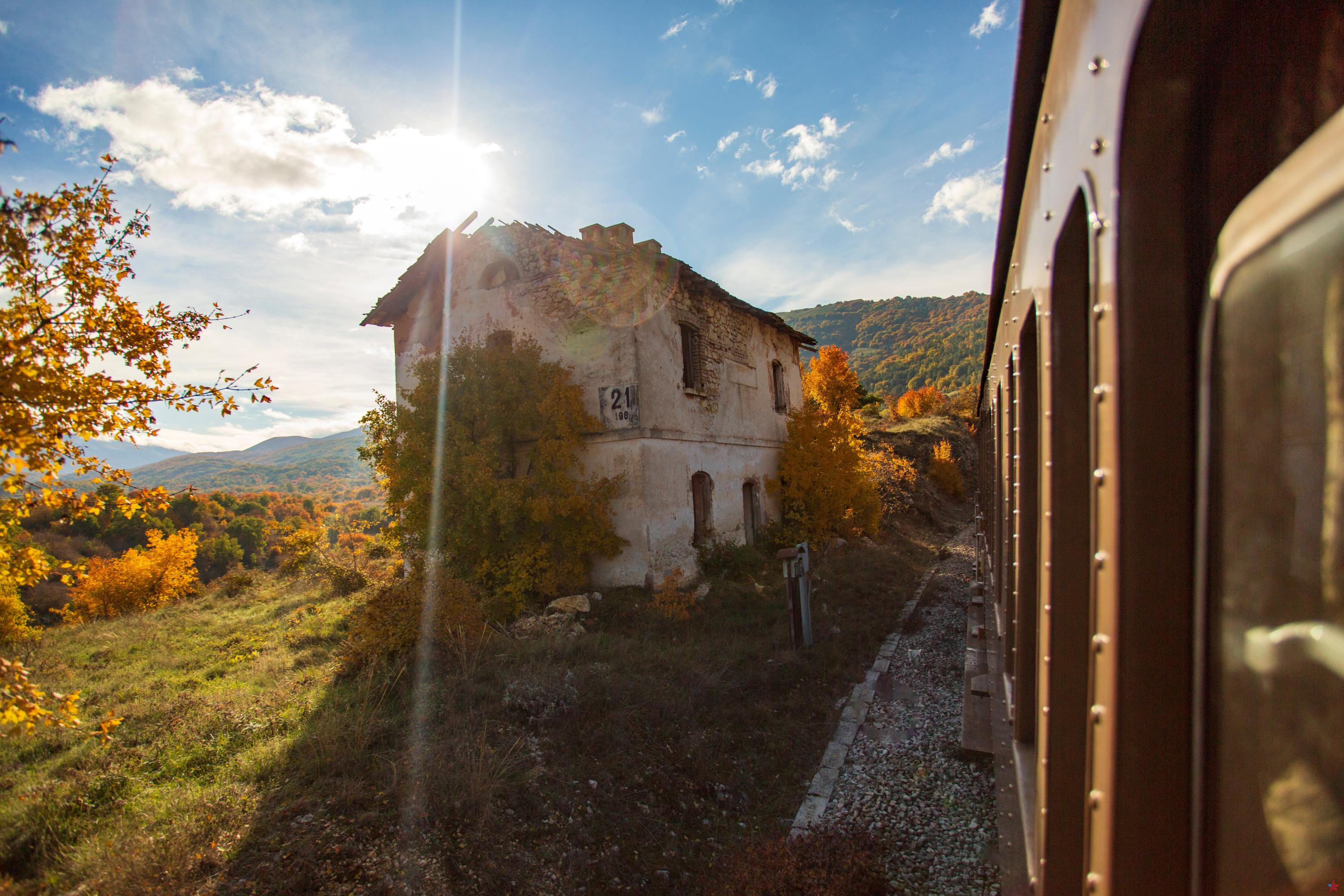 En Italia, estos cinco trenes antiguos te llevan en un viaje a través del tiempo y el espacio