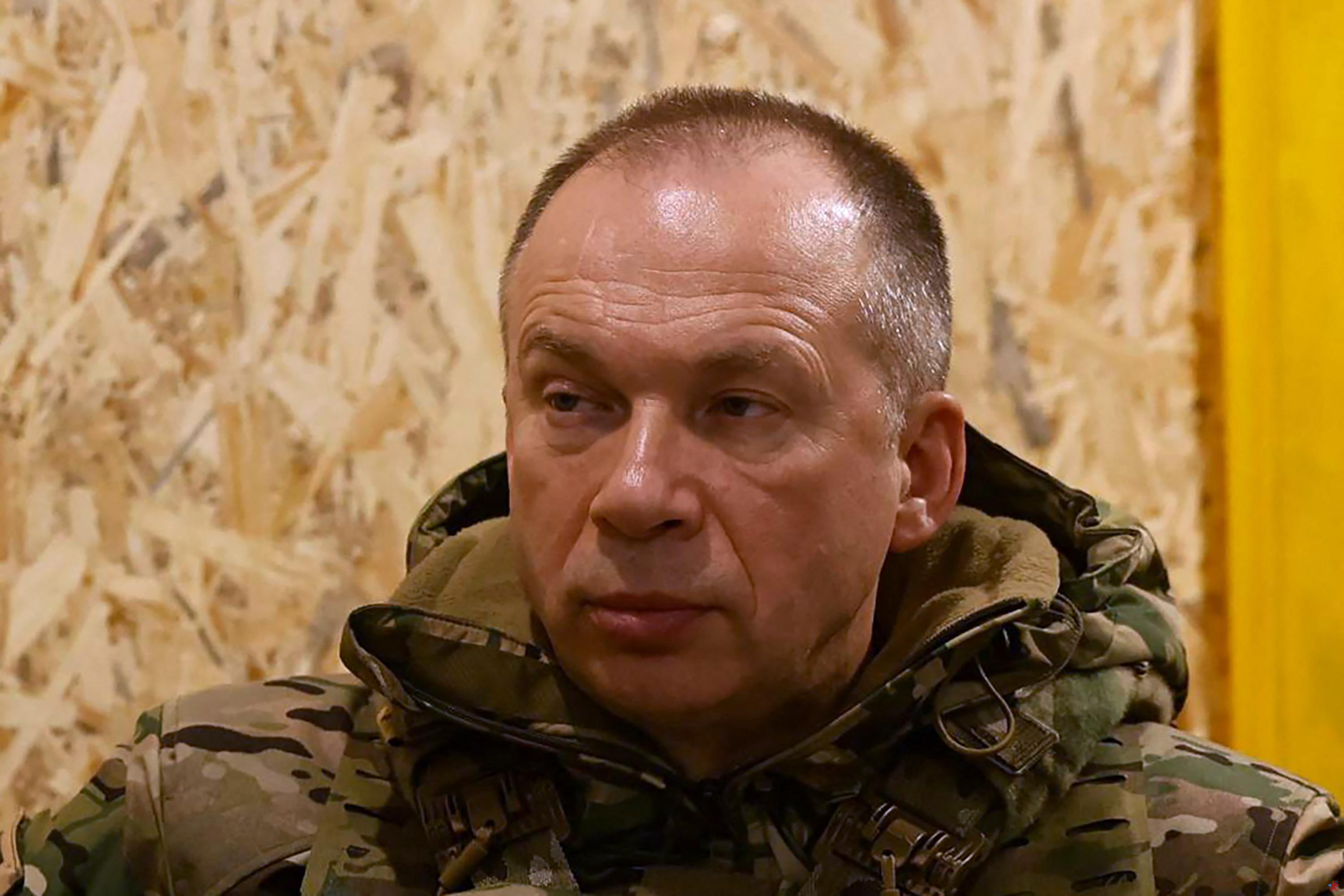 Guerra en Ucrania: el comandante del ejército ucraniano dice que sus tropas están luchando con "pocas o ninguna" armas y municiones