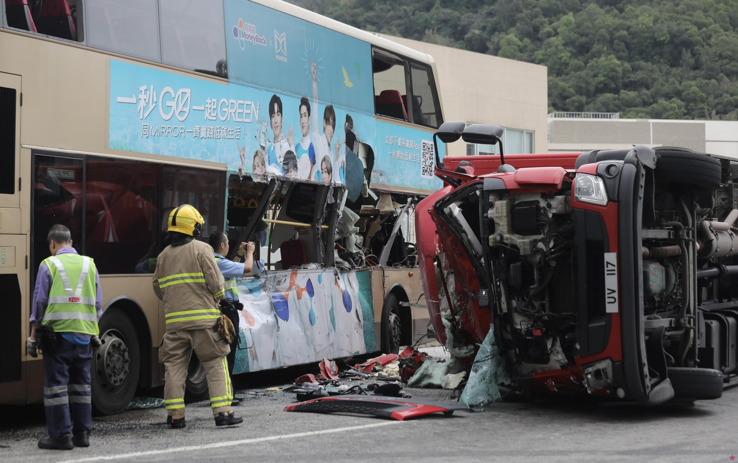 China: 14 muertos y 37 heridos en accidente de autobús