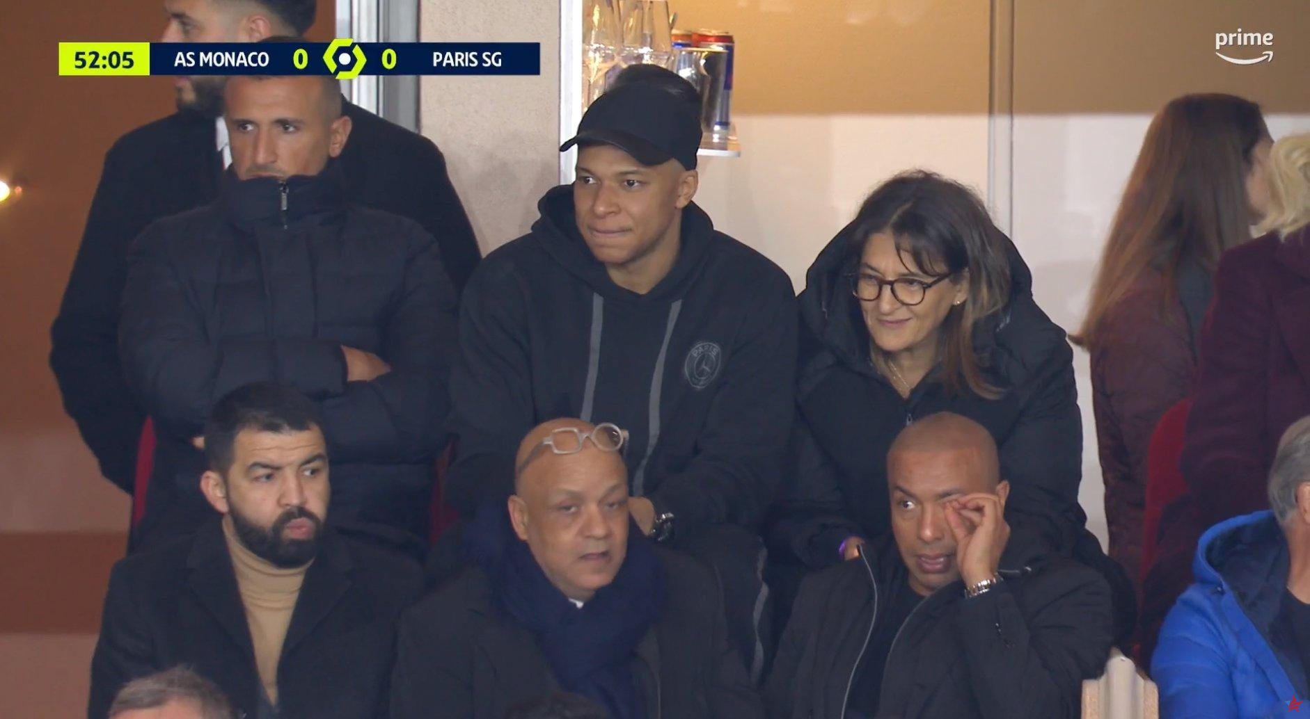 PSG: Luis Enrique vuelve a optar por sacar a Mbappé, que acaba el partido en Mónaco... en la grada con su madre