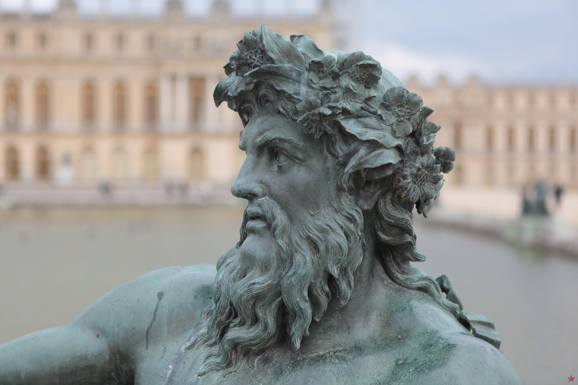 “Quería salvar a la humanidad a través de las relaciones sexuales”: el gurú de la secta del Olimpo que se creía Zeus juzgado por violación