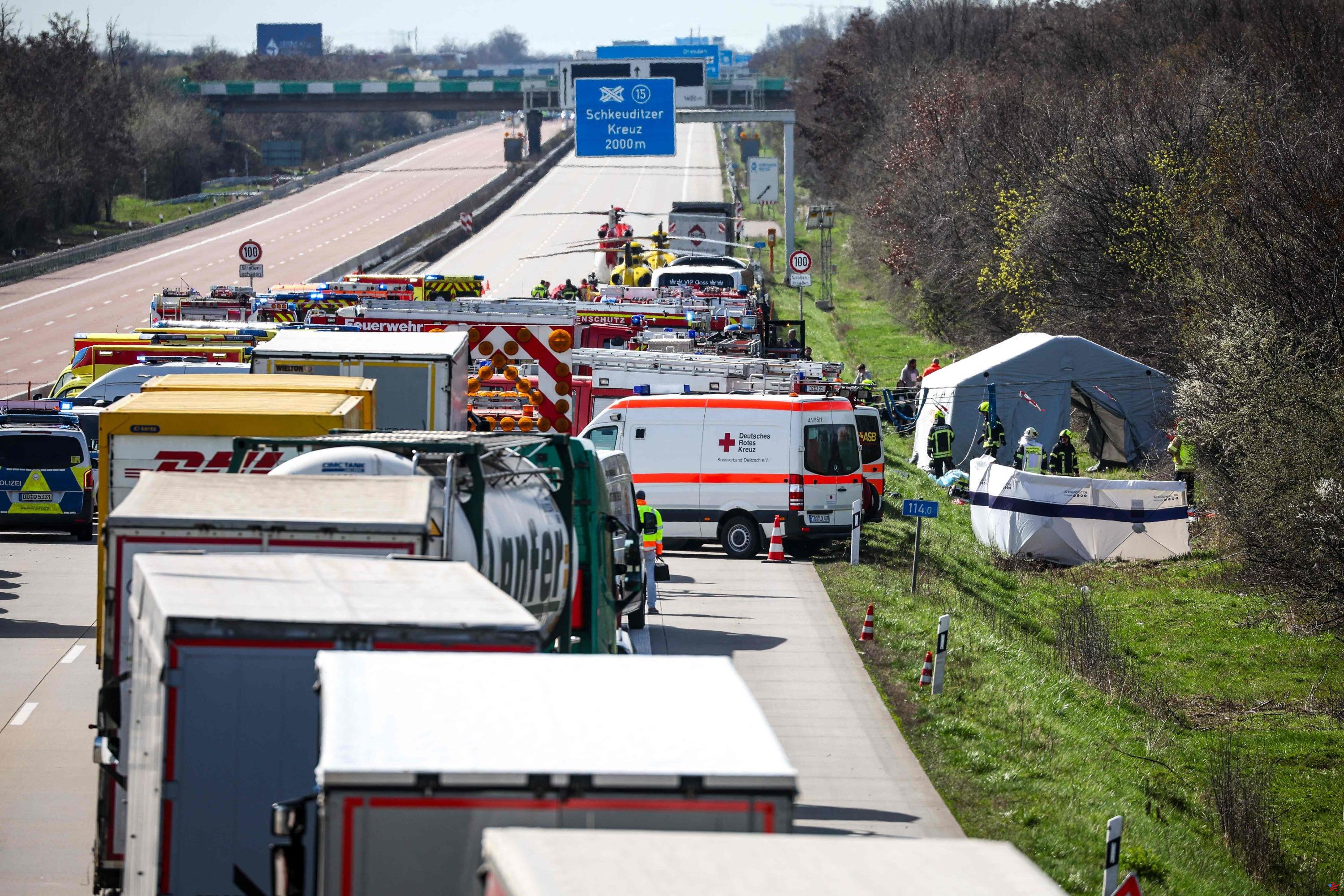 Al menos cinco muertos en un accidente de autobús en una autopista alemana