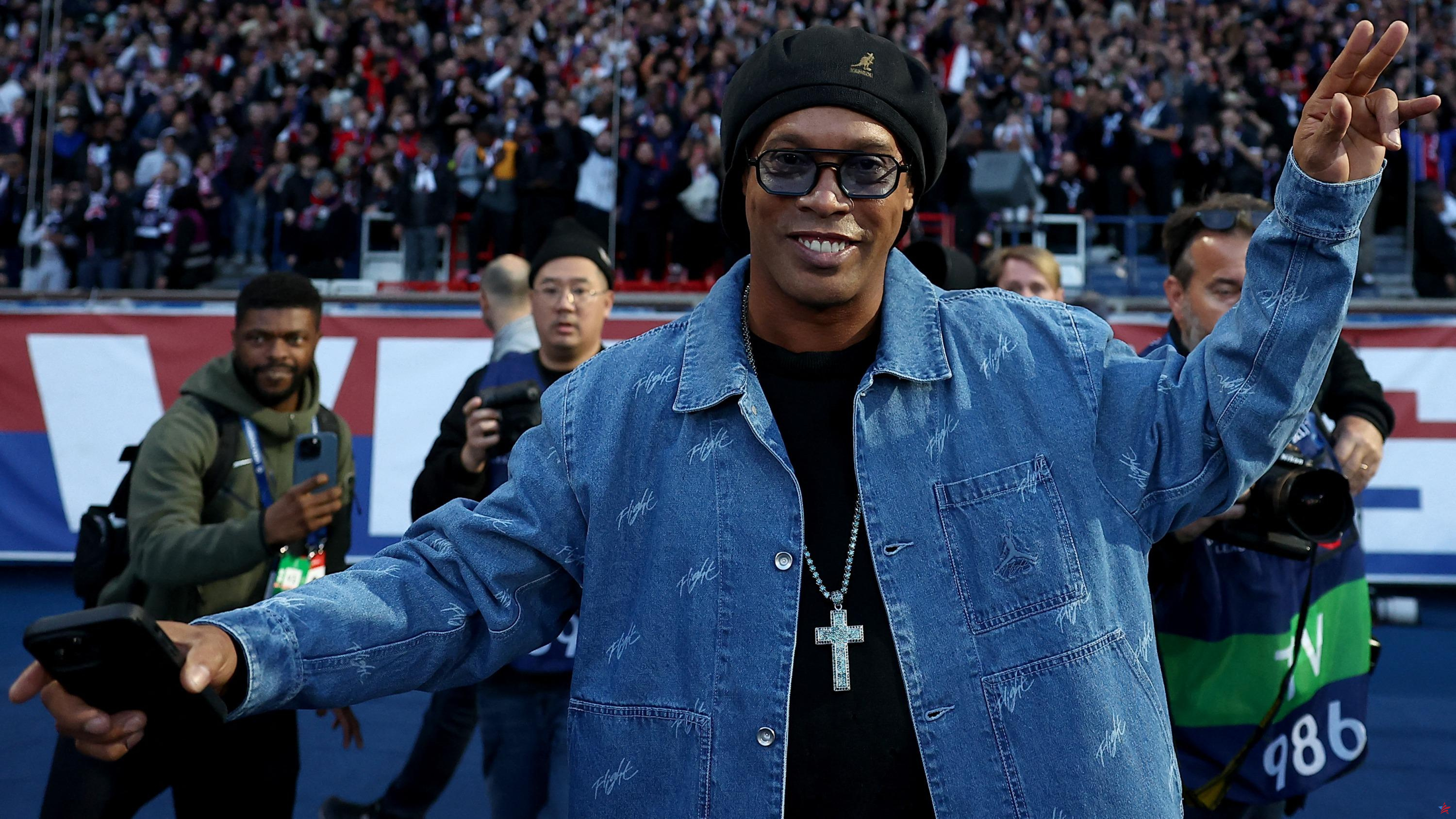 El rapero Heuss L'Enfoiré convoca a Ronaldinho para su nuevo vídeo musical