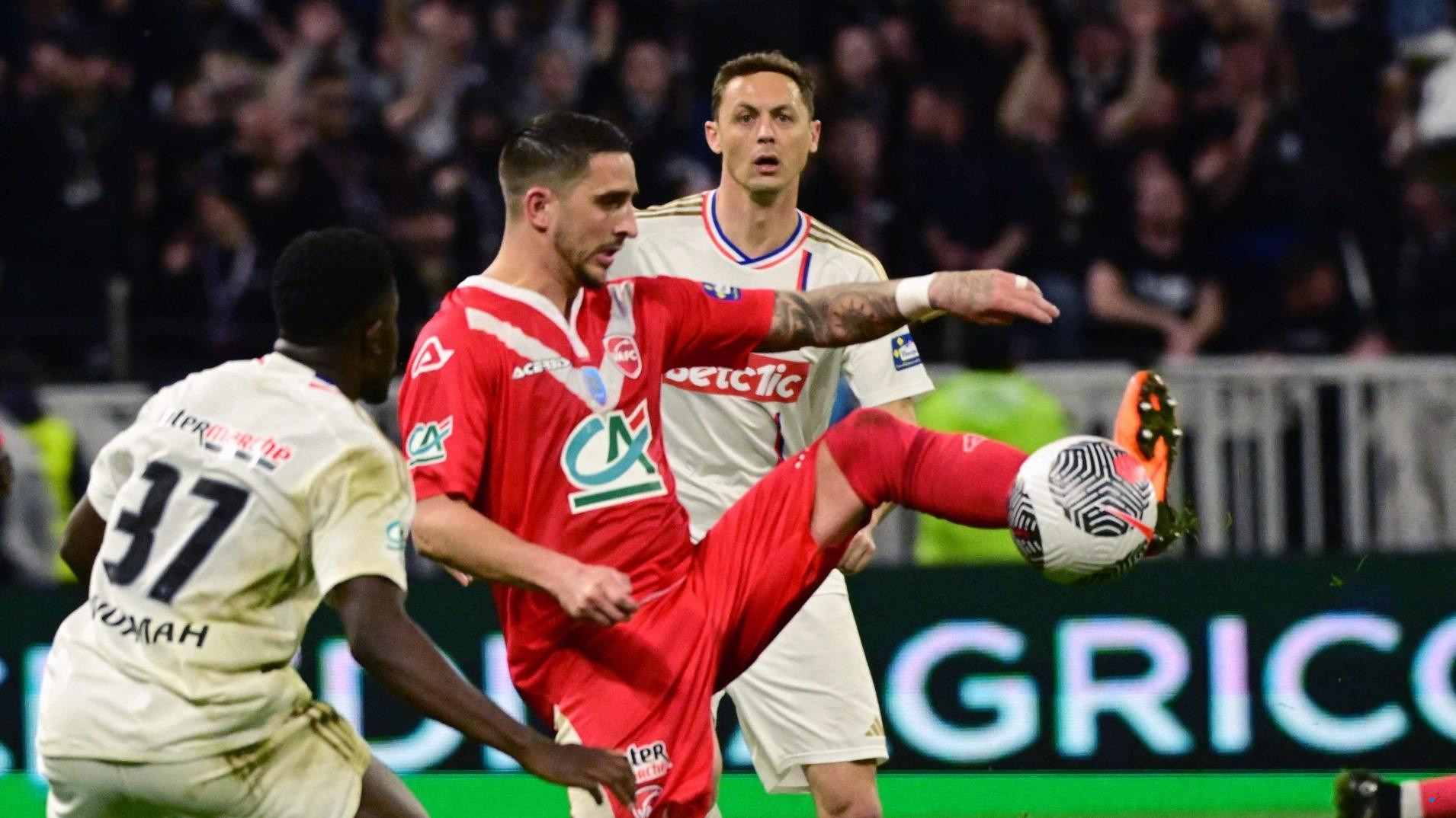 Lyon-Valenciennes: “Pueden suspenderme si quieren…”, Knockaert muy crítico con el arbitraje de Frappart