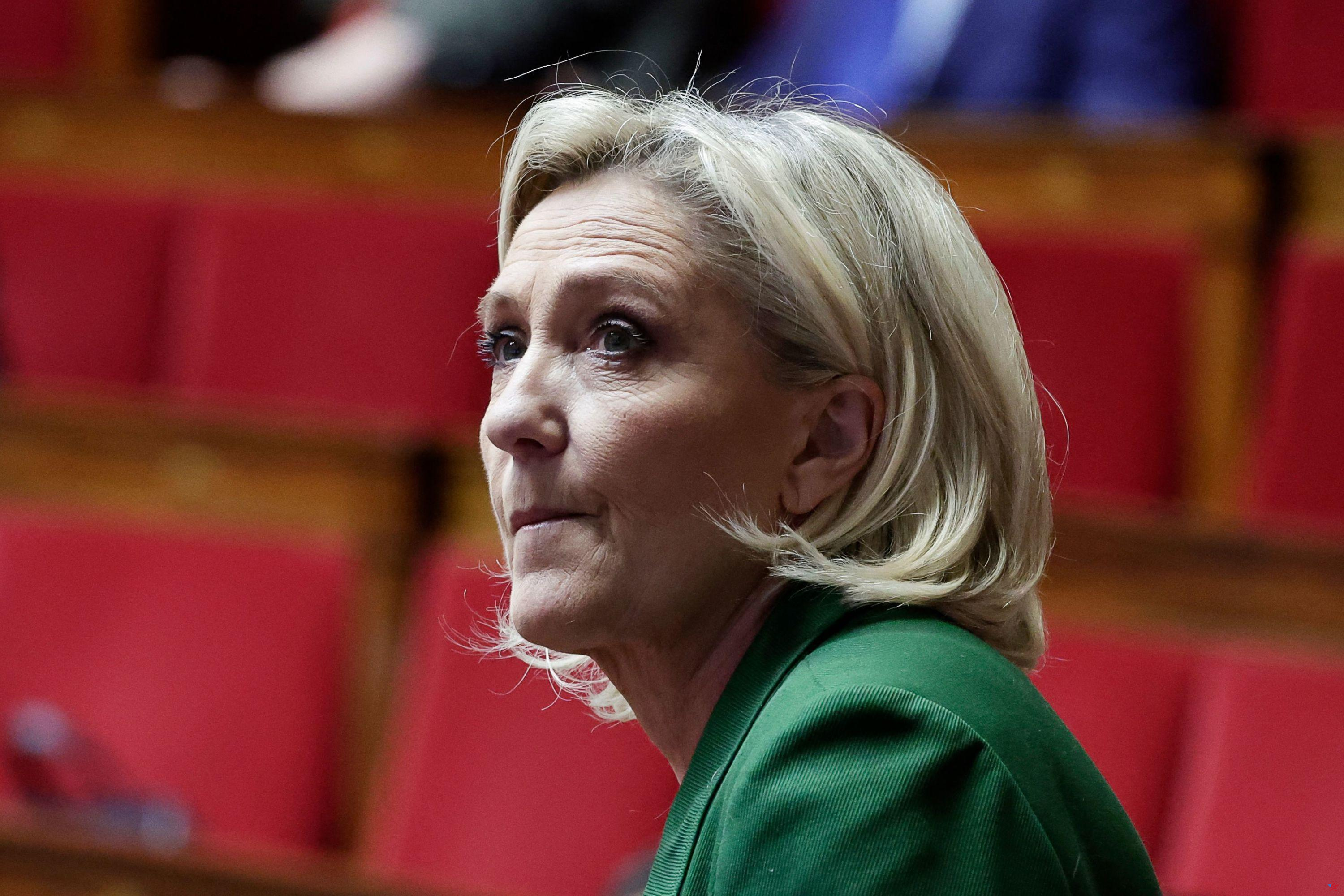 Mayotte: Marine Le Pen “enojada” con AfD que cuestiona si la isla pertenece a Francia