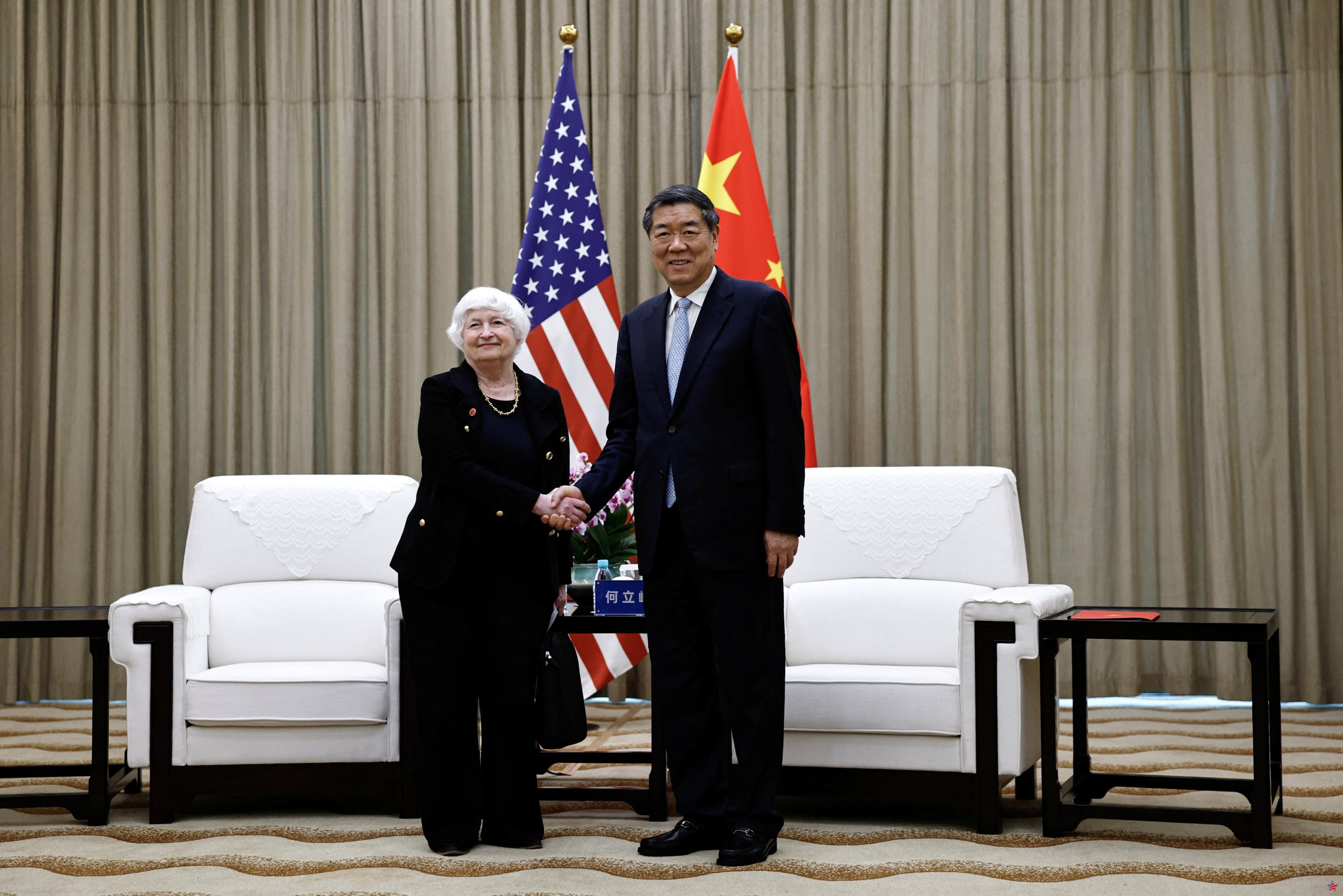 Estados Unidos y China acuerdan discutir sobre “crecimiento económico equilibrado”
