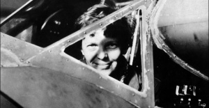 El avión de Amelia Earhart, desaparecido hace 87 años, pudo haber sido encontrado a 5.000 metros bajo el agua