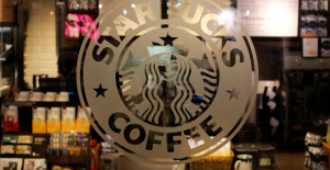 ¿Un café con leche para llevar? La nueva apuesta de Starbucks para ampliar su base de clientes franceses