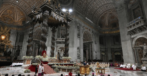 El baldaquino de Bernini en la Basílica de San Pedro recuperará su brillo