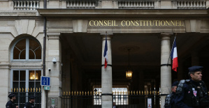 Ley de inmigración: “Aflojemos la excesiva coacción que la jurisprudencia del Consejo Constitucional impone al Parlamento”