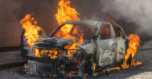 Unos sesenta coches quemados en la metrópoli de Lyon en Nochevieja