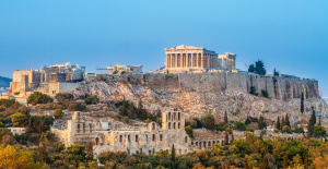 Grecia registra un récord de 32,7 millones de turistas extranjeros en 2023