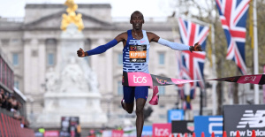 Kelvin Kiptum, plusmarquista mundial de maratón, muere en accidente de tráfico