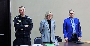 La víspera de la muerte de Alexeï Navalny, el tribunal de Moscú emitió una orden de arresto contra dos de sus abogados