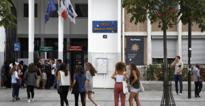 Liceo Maurice-Ravel: la clase política entre el apoyo y la ira tras la dimisión del director amenazado de muerte