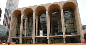 En el Metropolitan Opera, Turandot de Puccini acompañado de una advertencia al público