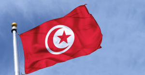 Un teólogo islamista amenazado de expulsión abandona Francia y se une a Túnez