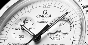 Omega y Swatch recrean la sorpresa con un nuevo MoonSwatch blanco con fases lunares de Snoopy