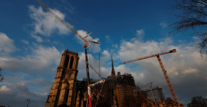 Se completa la estructura de la nave de Notre-Dame de París