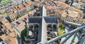 Ascenso a la cima de la obra de construcción de la aguja de Saint-Michel en Burdeos, el campanario más alto del sur de Francia.
