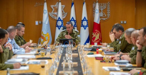 El gobierno israelí está dividido sobre el alcance de su respuesta tras el ataque directo de Irán a su territorio.