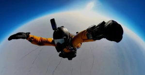 De la estratosfera al Polo Norte... Las vertiginosas imágenes del récord mundial de salto en paracaídas
