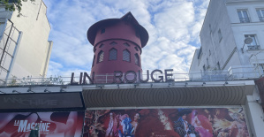 Las alas del Moulin Rouge de París se derrumbaron durante la noche