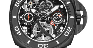 El reloj más deportivo: el Submersible Tourbillon GMT Luna Rossa Experience Edition de Panerai