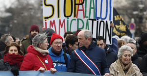 Europeos: Pierre Larroouturou y sus aliados lanzan una lista