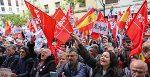 “Este país os necesita”: partidarios del presidente del Gobierno, Pedro Sánchez, se reúnen en las calles de Madrid
