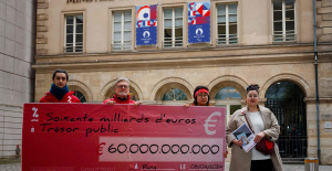 Déficit: Attac entrega un “cheque” de 60.000 millones de euros a Bruno Le Maire