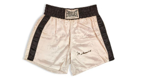 Boxeo: los shorts que usó Mohamed Ali en la legendaria pelea “Thrilla in Manila” en subasta