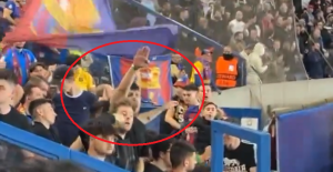 PSG-Barça: Saludo nazi, expresiones de mono... El barcelonismo comete un desliz