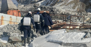 Rusia detiene sus esfuerzos por encontrar a 13 mineros atrapados bajo tierra