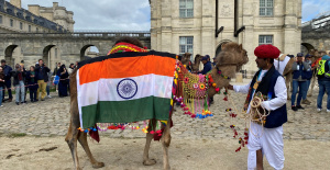 “Llevamos un mes esperando este evento”: en París, el insólito desfile de camellos y dromedarios reúne a cientos de personas